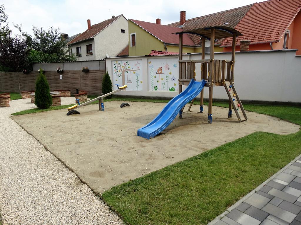 Holiday Apartman Sárvár Zewnętrze zdjęcie